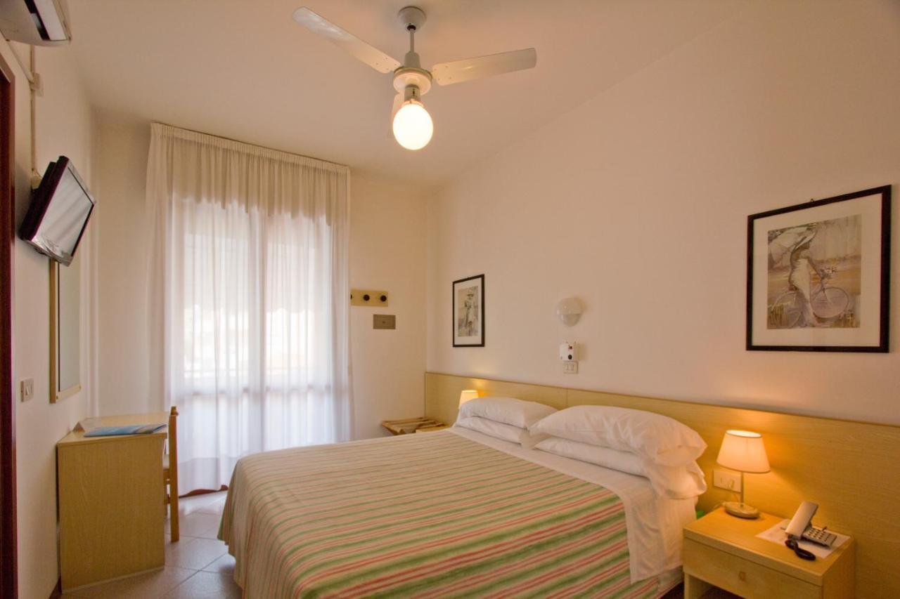 ליגננו סביאדורו Hotel Desiree מראה חיצוני תמונה