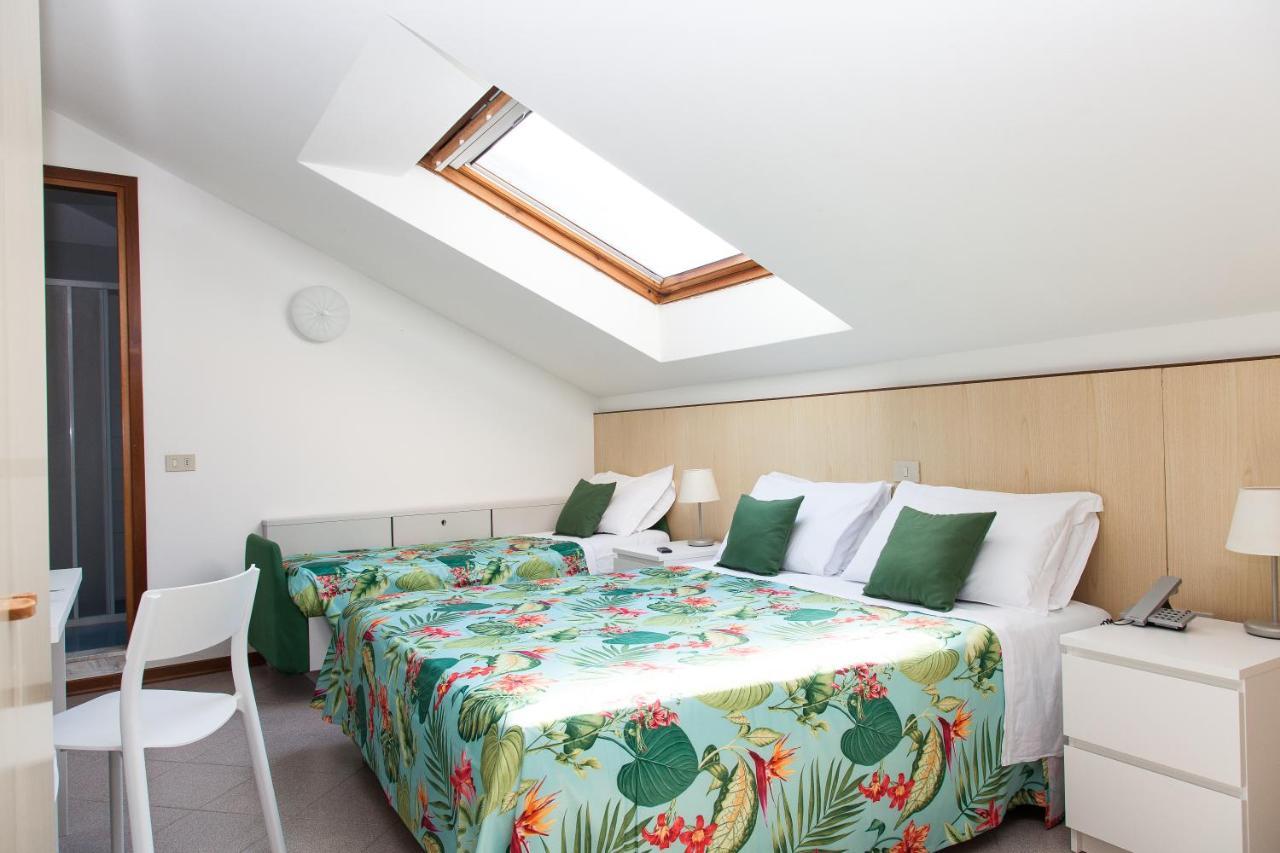 ליגננו סביאדורו Hotel Desiree מראה חיצוני תמונה